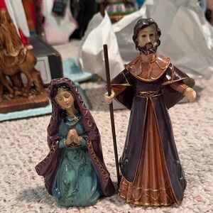 Vgt. Mary and Joseph Nativity Figurines